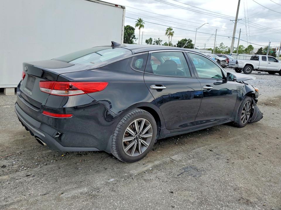 Photo 3 from auction – 2019 KIA OPTIMA with VIN 5XXGT4L38KG300115