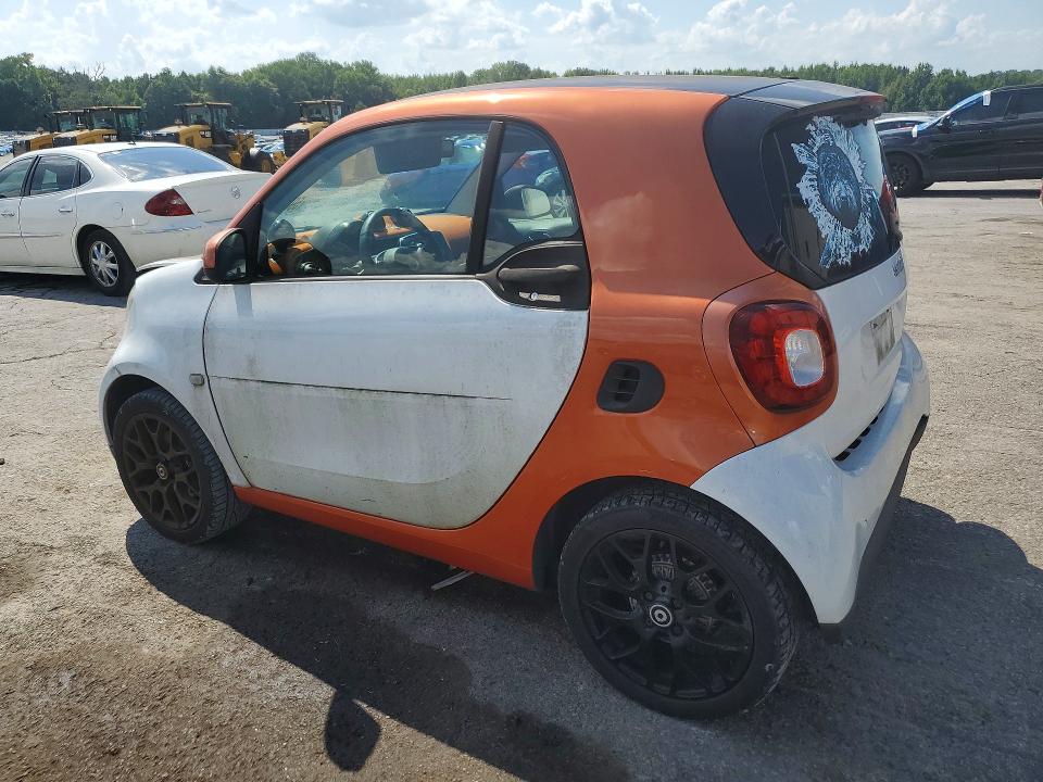 Photo 2 from auction – 2016 SMART FORTWO with VIN WMEFJ5DA3GK068848