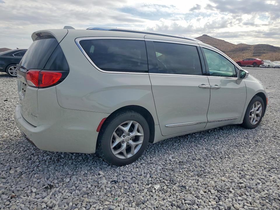 Photo 3 from auction – 2020 CHRYSLER PACIFICA with VIN 2C4RC1GG4LR175837