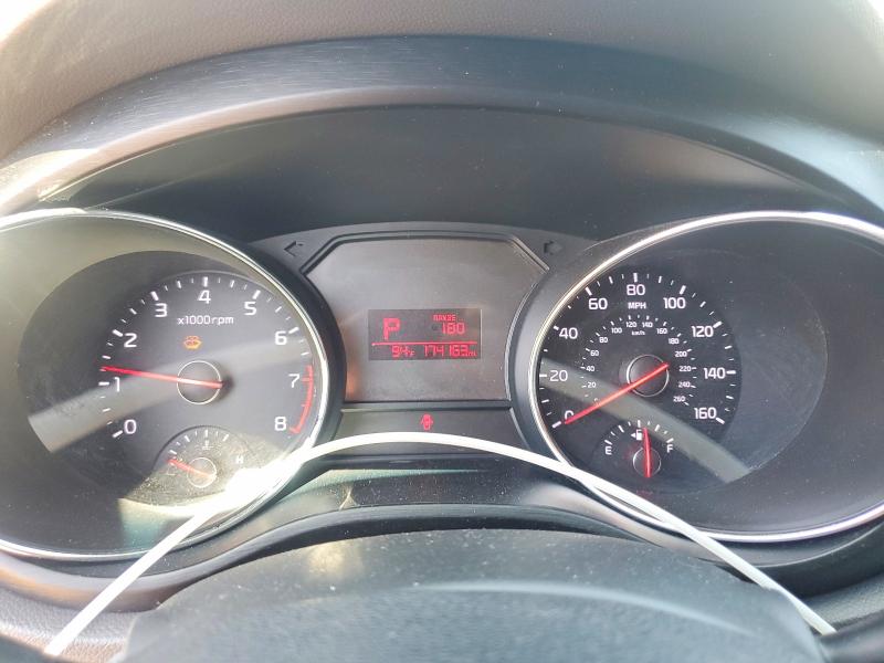 Photo 9 from auction – 2017 KIA SEDONA with VIN KNDMA5C11H6263882