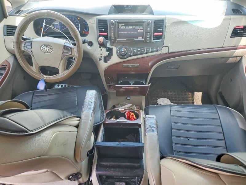 Photo 8 from auction – 2011 TOYOTA SIENNA with VIN 5TDYK3DC8BS140879