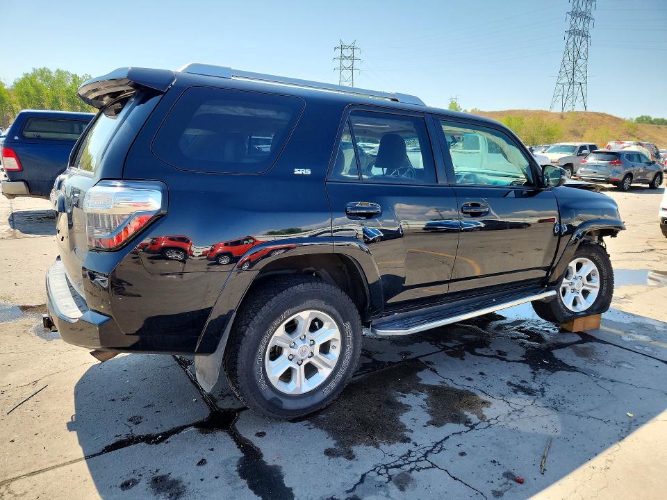 Photo 3 from auction – 2016 TOYOTA 4RUNNER with VIN JTEBU5JR7G5342772