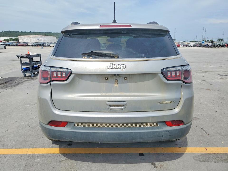 Photo 6 from auction – 2019 JEEP COMPASS with VIN 3C4NJCAB0KT700031