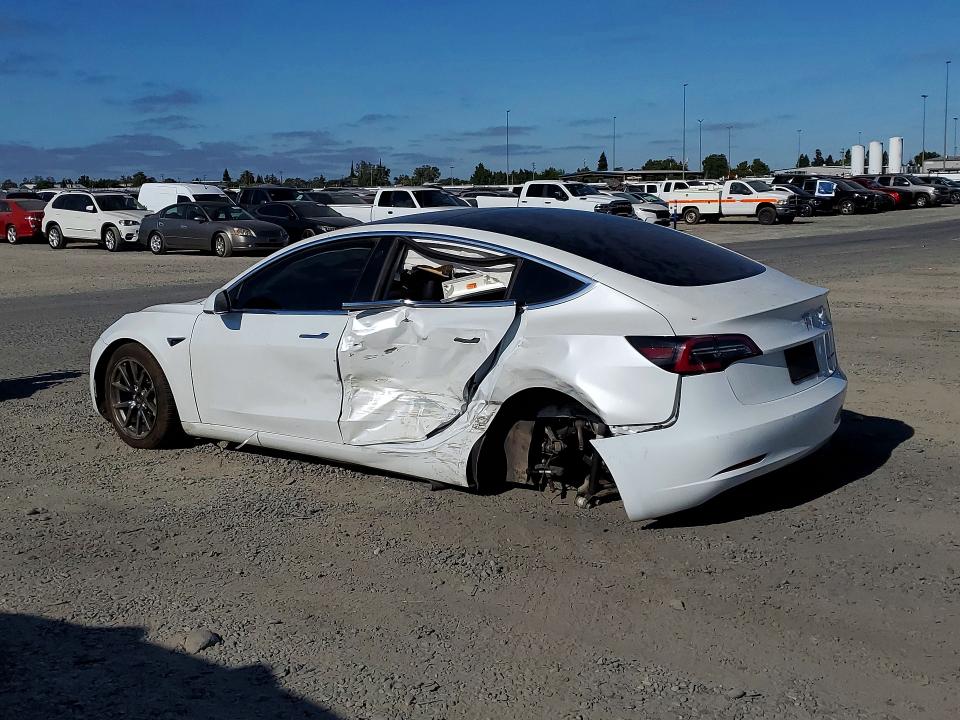 Photo 2 from auction – 2019 TESLA MODEL 3 with VIN 5YJ3E1EB8KF191556