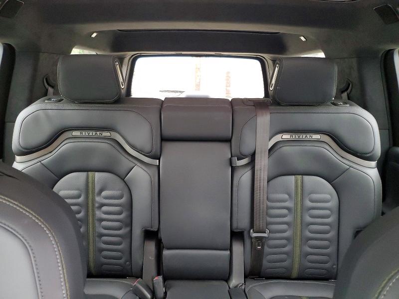 Photo 10 from auction – 2023 RIVIAN R1S with VIN 7PDSGABA4PN014196