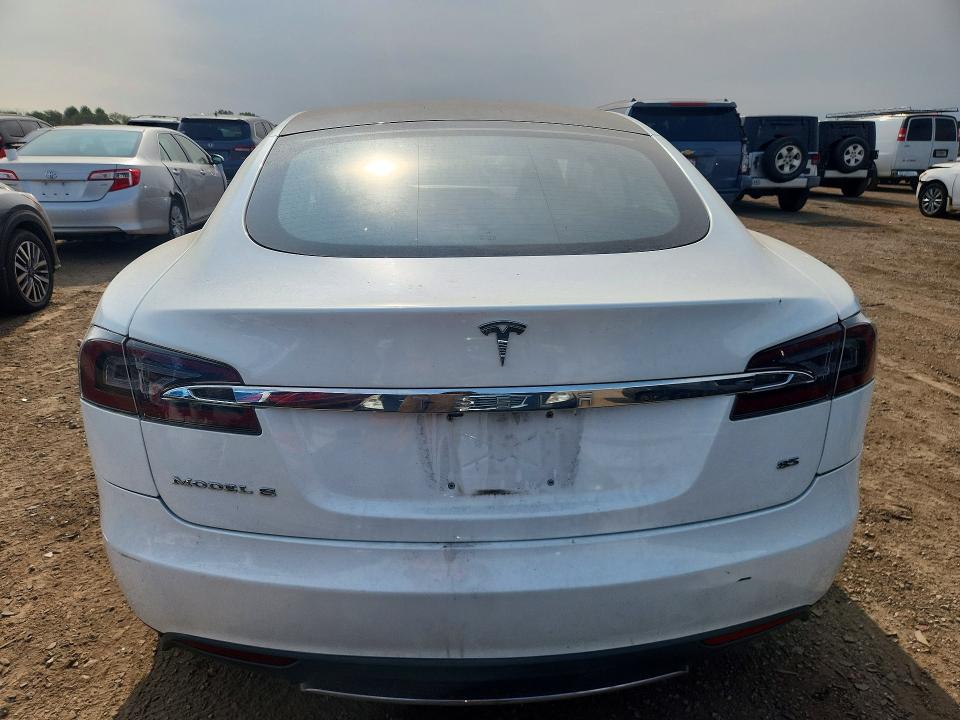 Photo 6 from auction – 2014 TESLA MODEL S with VIN 5YJSA1H16EFP51900