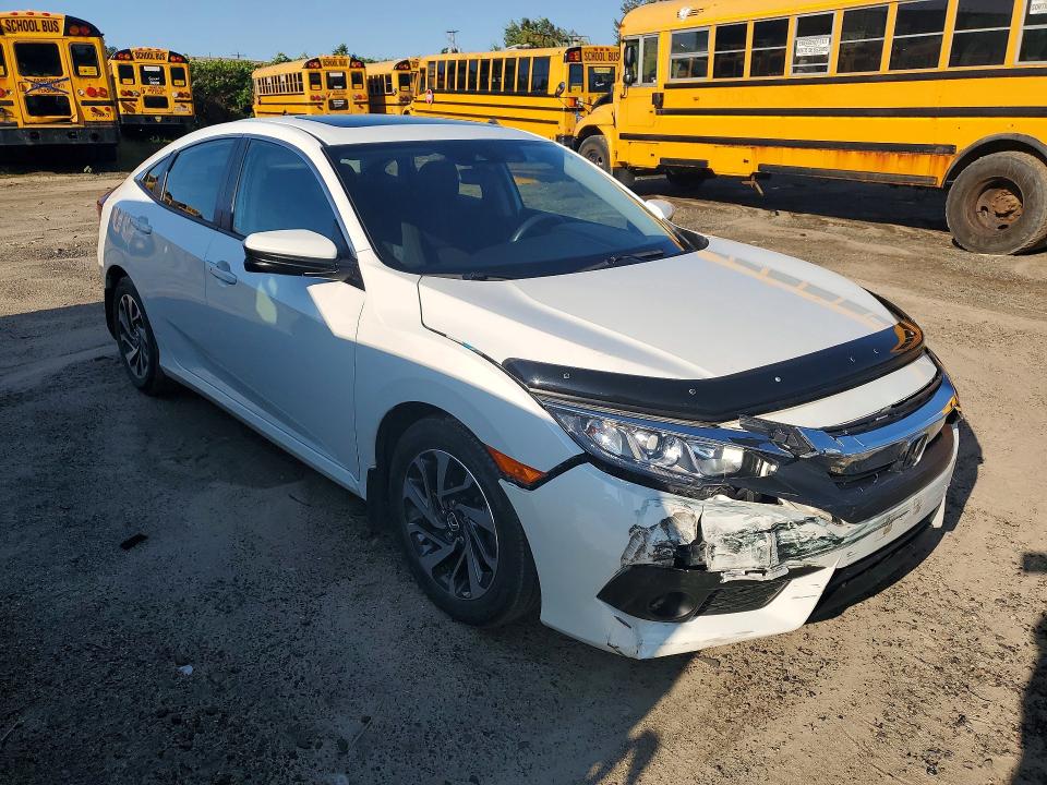 Photo 4 from auction – 2017 HONDA CIVIC with VIN 2HGFC2F86HH030350