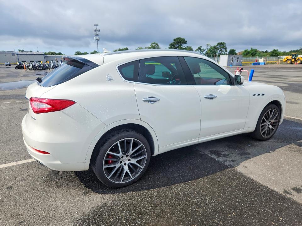 Photo 3 from auction – 2017 MASERATI LEVANTE with VIN ZN661YUL1HX198115
