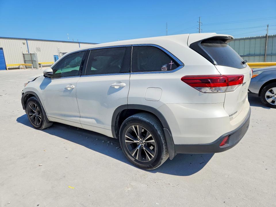 Photo 2 from auction – 2018 TOYOTA HIGHLANDER with VIN 5TDZZRFH1JS250439