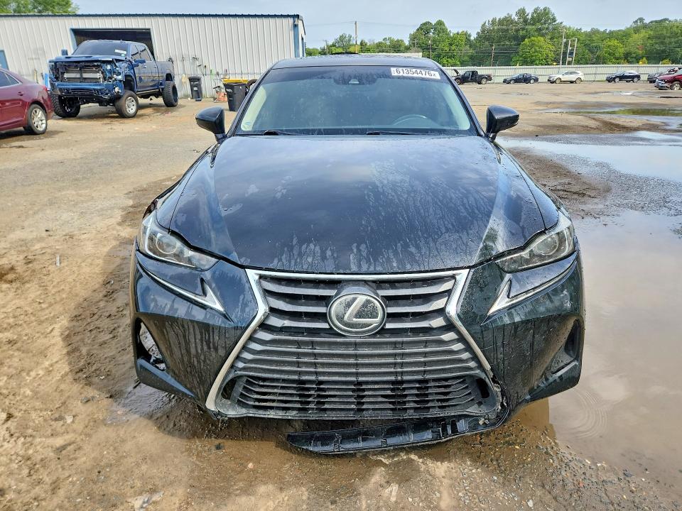 Photo 5 from auction – 2017 LEXUS IS with VIN JTHBA1D26H5048395