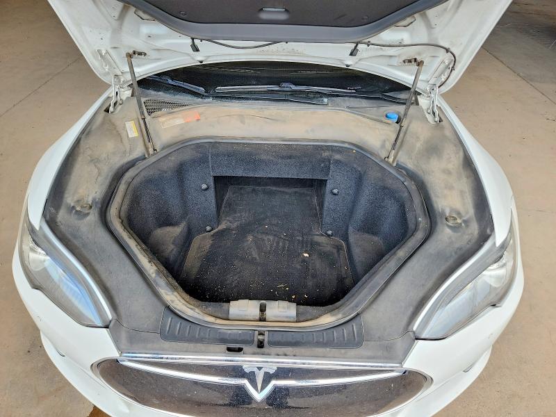 Photo 11 from auction – 2014 TESLA MODEL S with VIN 5YJSA1H15EFP38376