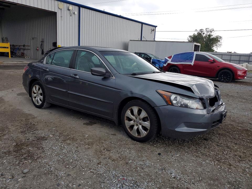 Photo 4 from auction – 2010 HONDA ACCORD with VIN 1HGCP2F85AA104031