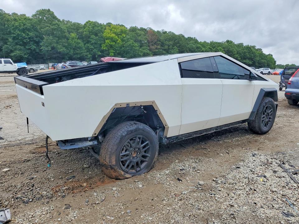 Photo 3 from auction – 2024 TESLA CYBERTRUCK with VIN 7G2CEHEE8RA044371