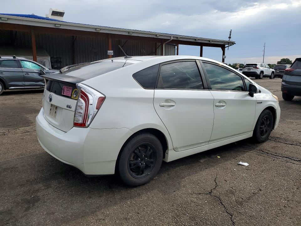 Photo 3 from auction – 2014 TOYOTA PRIUS with VIN JTDKN3DU6E1814048
