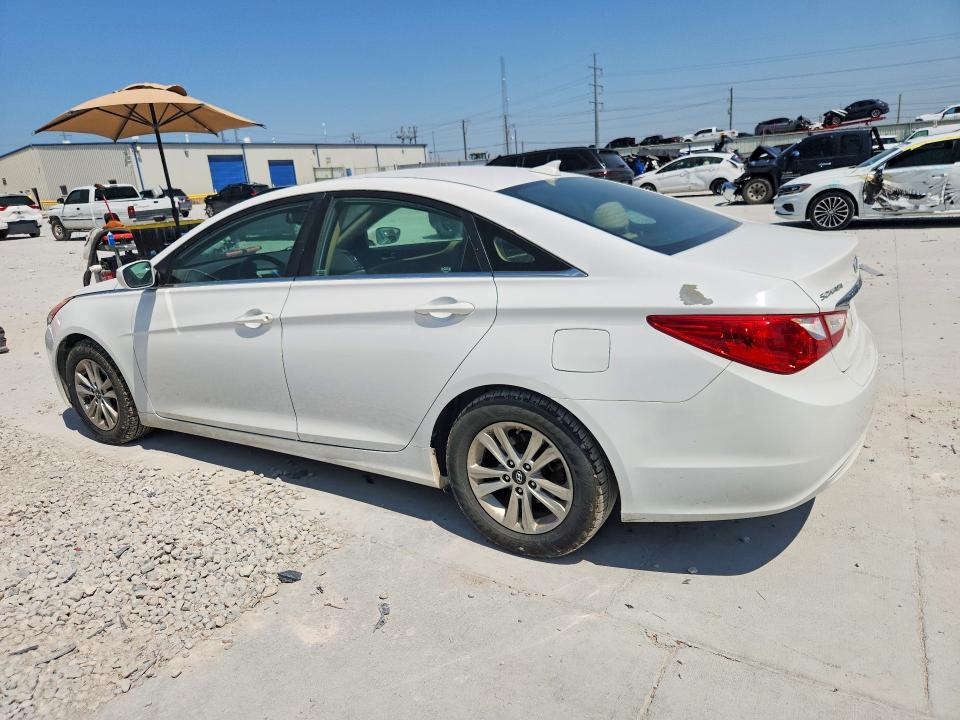 Photo 2 from auction – 2013 HYUNDAI SONATA with VIN 5NPEB4AC6DH559447