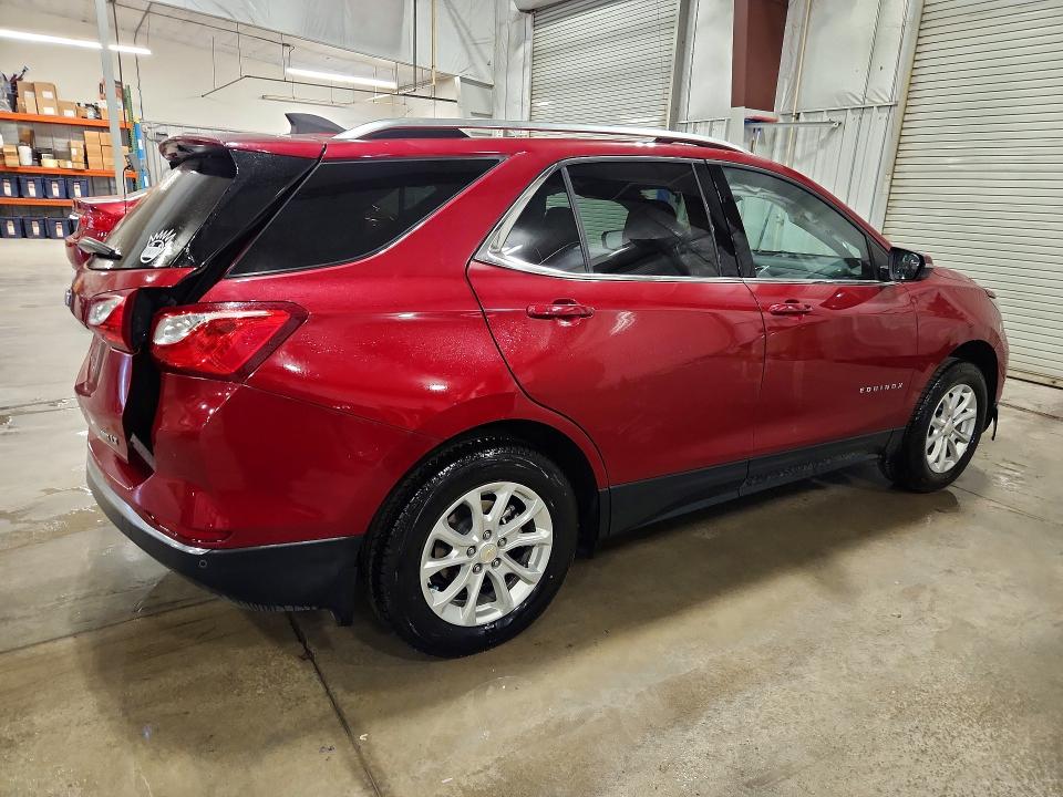 Photo 3 from auction – 2019 CHEVROLET EQUINOX with VIN 2GNAXUEV2K6251857