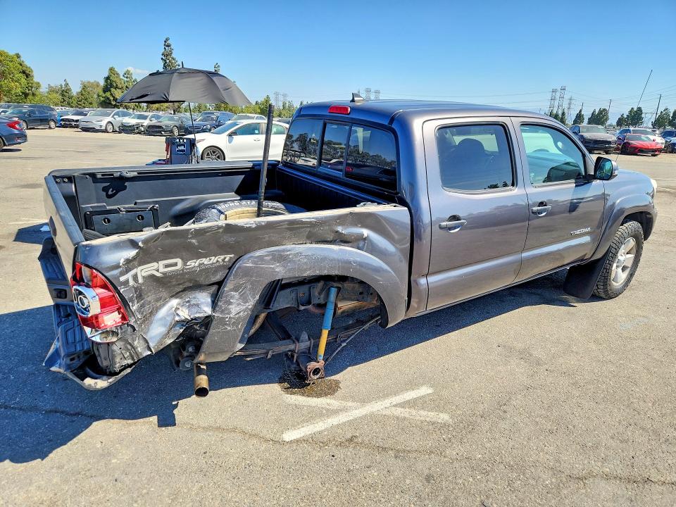 Photo 3 from auction – 2015 TOYOTA TACOMA with VIN 5TFLU4ENXFX123723