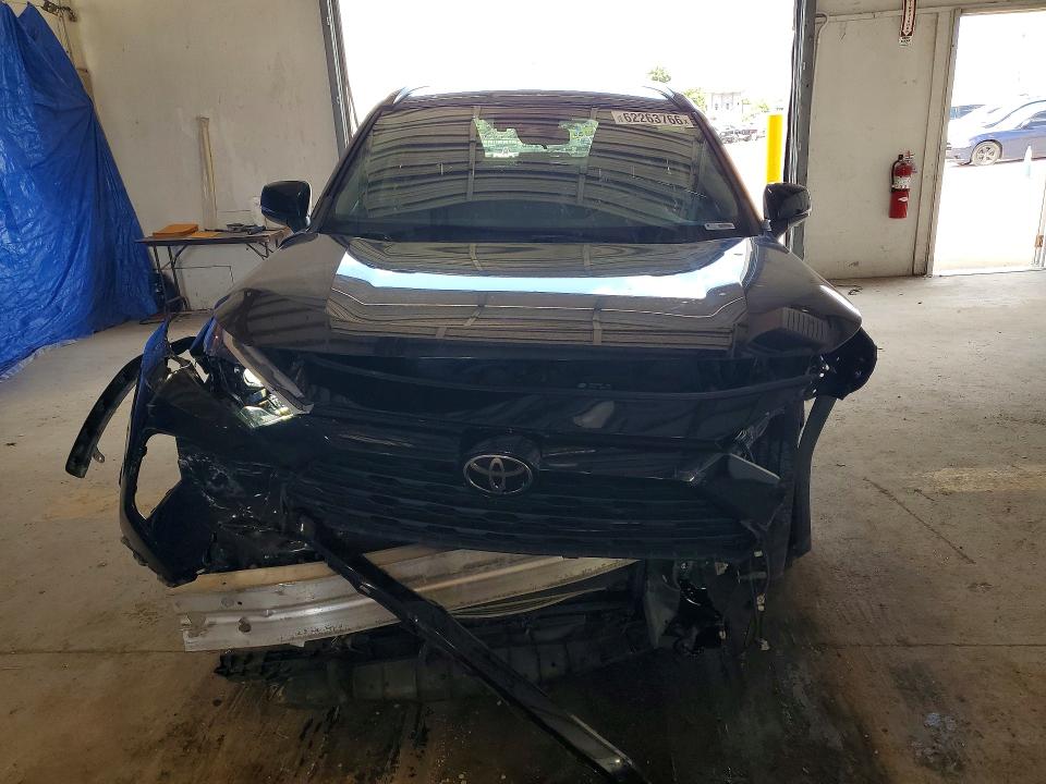 Photo 5 from auction – 2022 TOYOTA RAV4 with VIN 2T3P1RFV7NC263433