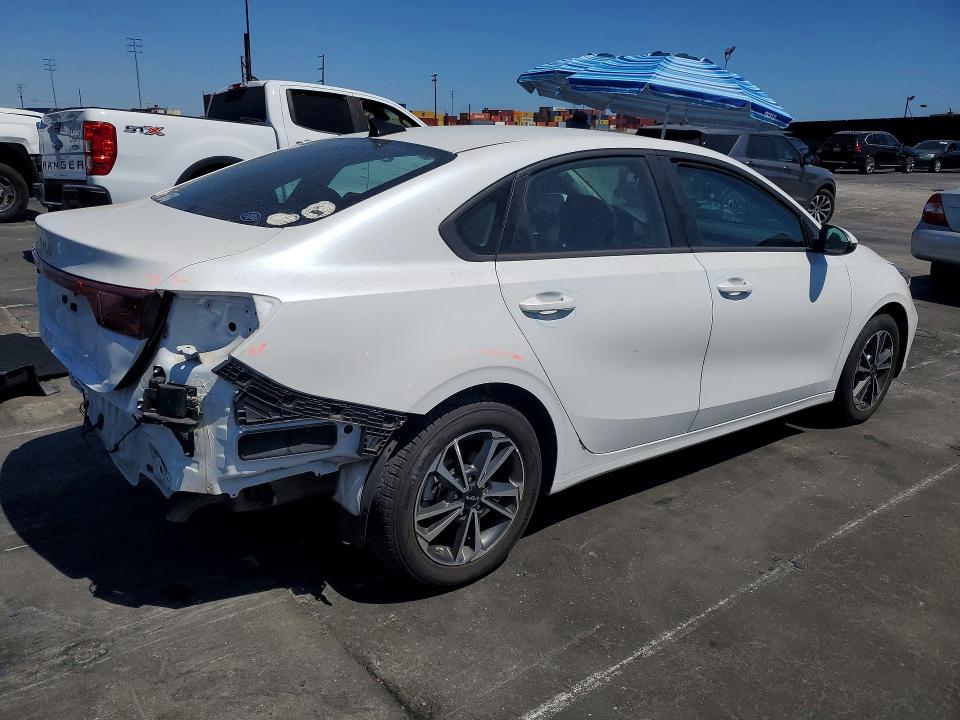 Photo 3 from auction – 2023 KIA FORTE with VIN 3KPF24AD7PE620617