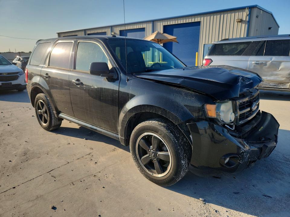 Photo 4 from auction – 2011 FORD ESCAPE with VIN 1FMCU9DG2BKA68364