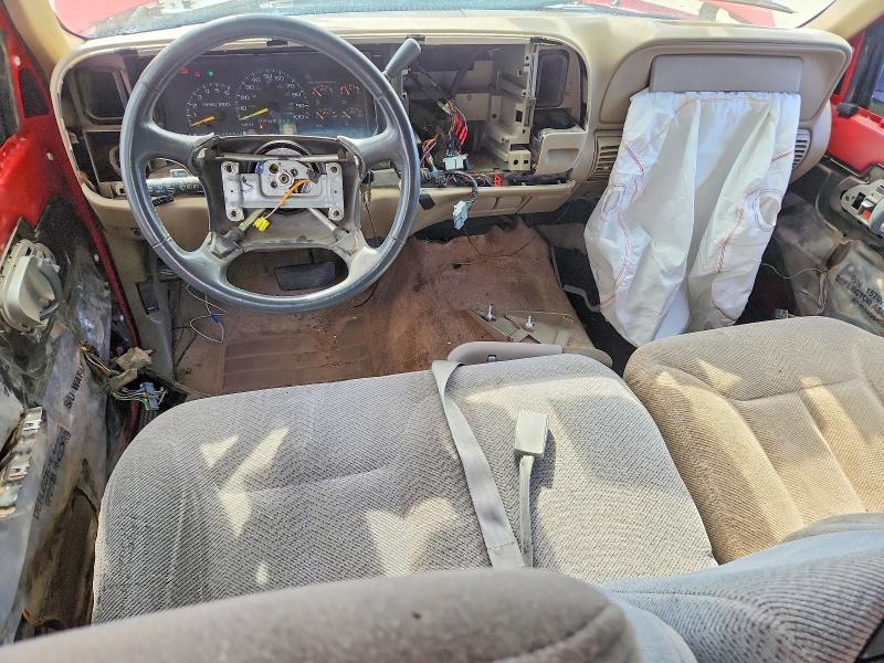 Photo 8 from auction – 1997 CHEVROLET SUBURBAN with VIN 3GNFK16R2VG123003