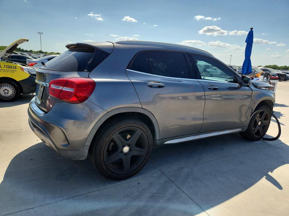 Photo 3 from auction – 2015 MERCEDES-BENZ GLA with VIN WDCTG4EB4FJ102103