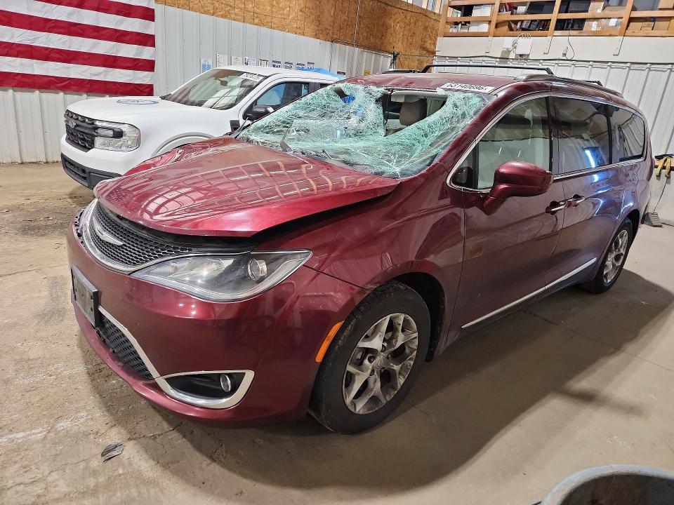 CHRYSLER PACIFICA 2017 with VIN 2C4RC1EG9HR757605 - Photo from auction