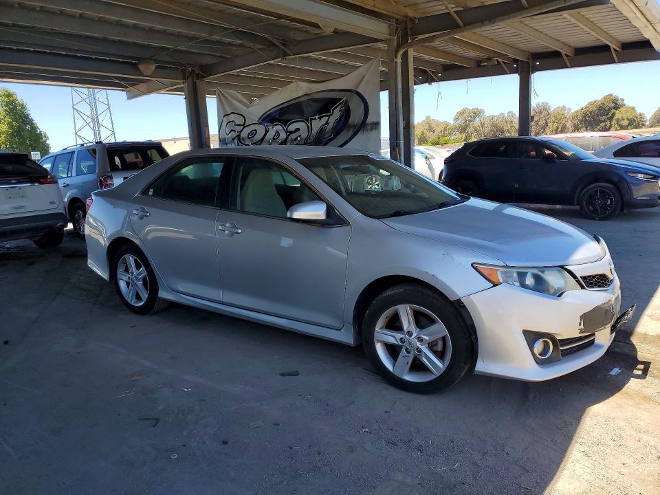 Photo 4 from auction – 2014 TOYOTA CAMRY with VIN 4T1BF1FK5EU418068