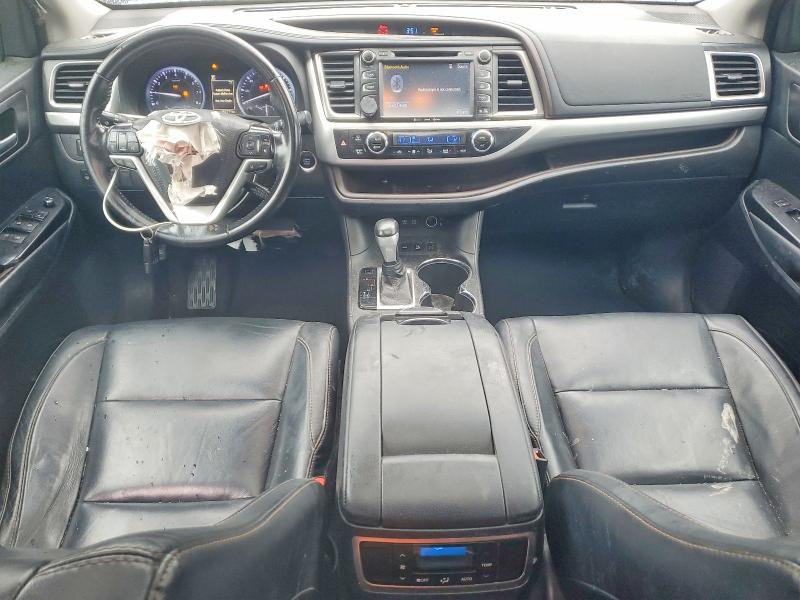 Photo 8 from auction – 2018 TOYOTA HIGHLANDER with VIN 5TDJZRFH2JS840193