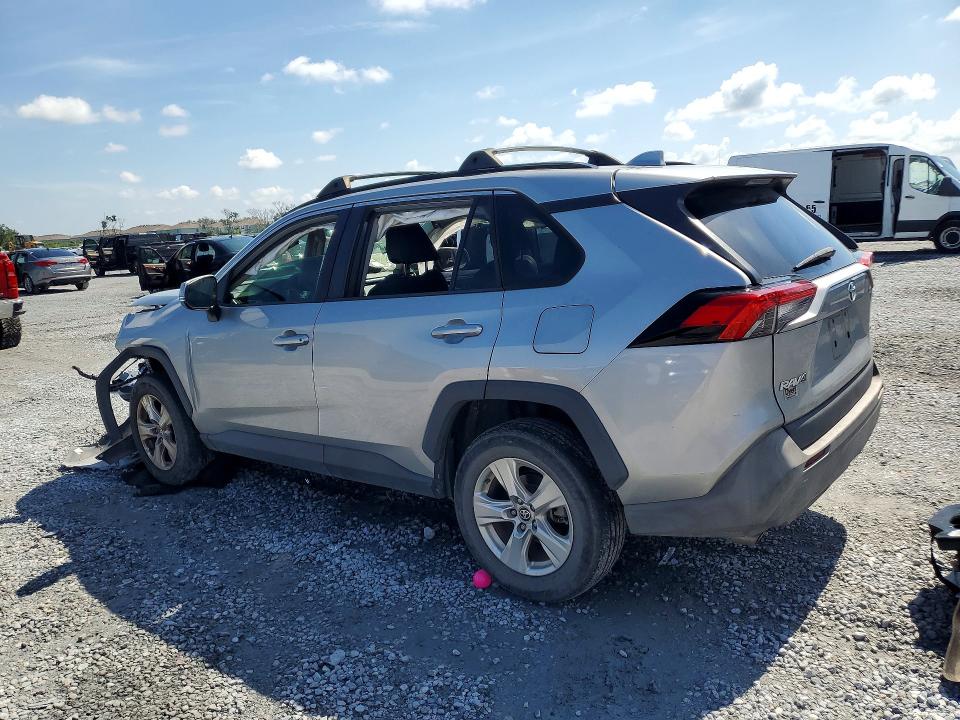 Photo 2 from auction – 2021 TOYOTA RAV4 with VIN 2T3W1RFV4MW166604