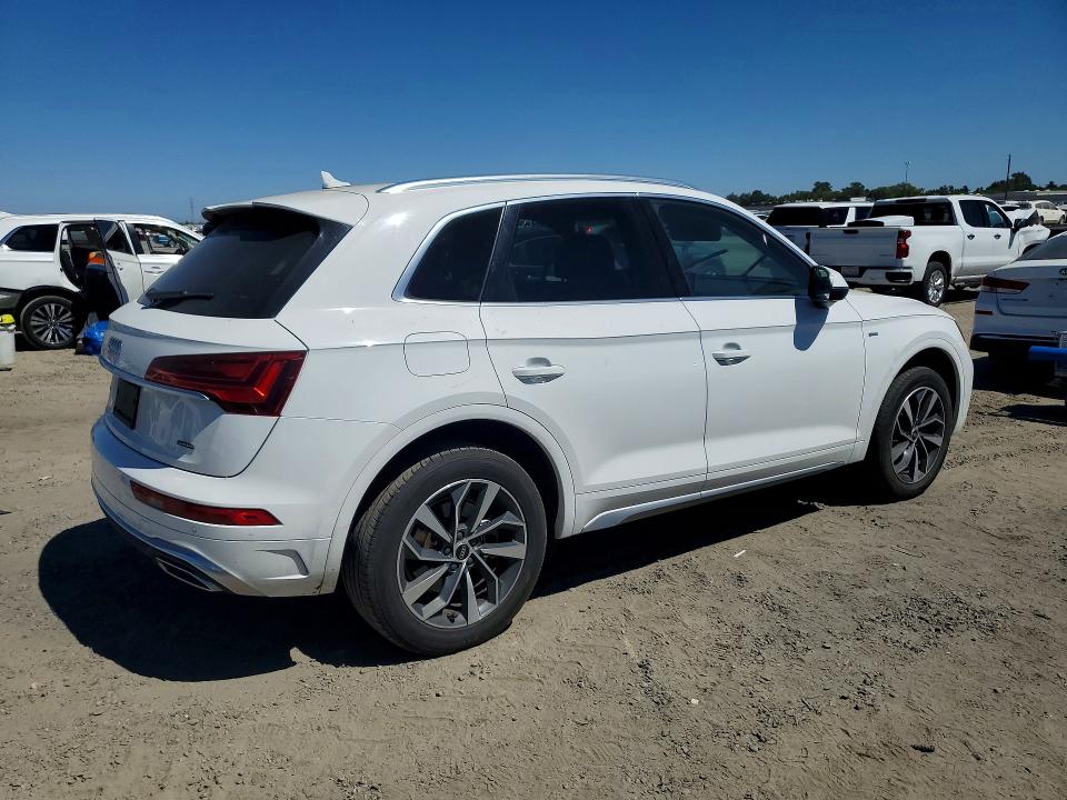 Zdjęcie 3 z aukcji – 2022 AUDI Q5 z VIN WA1EAAFYXN2089183