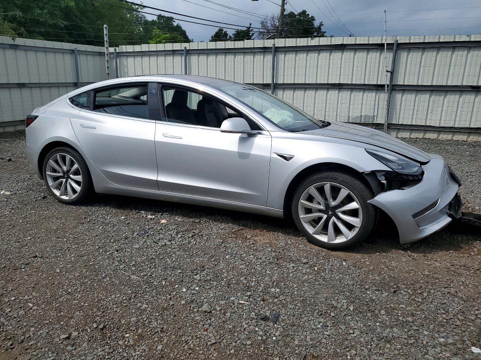 Photo 4 from auction – 2018 TESLA MODEL 3 with VIN 5YJ3E1EA7JF007956