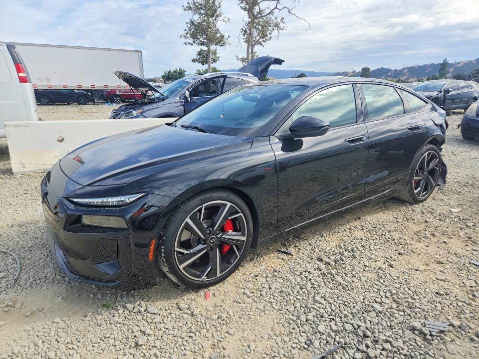 2025 AUDI S6 E-TRON