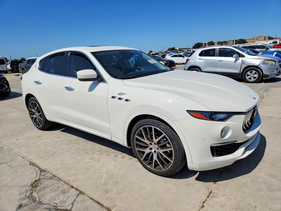 Photo 4 from auction – 2022 MASERATI LEVANTE with VIN ZN661XUA2NX394729