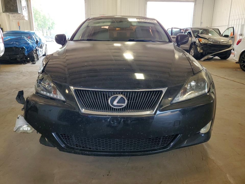 Photo 5 from auction – 2007 LEXUS IS with VIN JTHBE262675013636