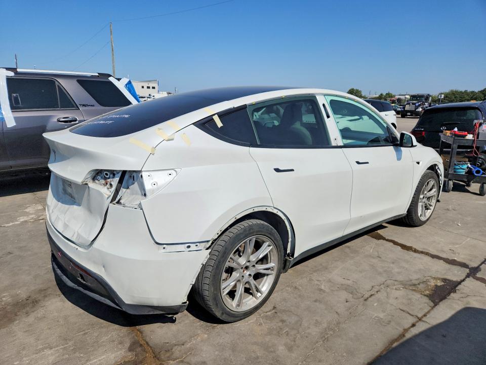 Photo 3 from auction – 2023 TESLA MODEL  Y with VIN 7SAYGDED5PF923140