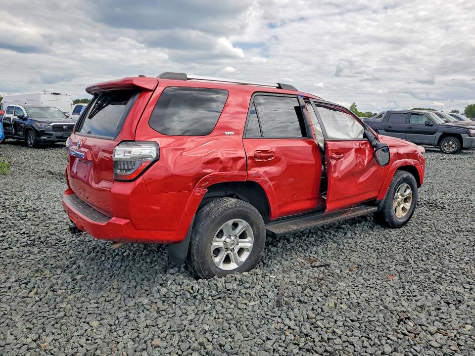 Photo 3 from auction – 2021 TOYOTA 4RUNNER with VIN JTEMU5JR1M5905660