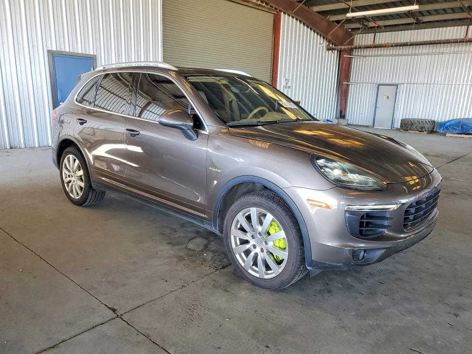 Photo 4 from auction – 2016 PORSCHE CAYENNE with VIN WP1AE2A24GLA64261