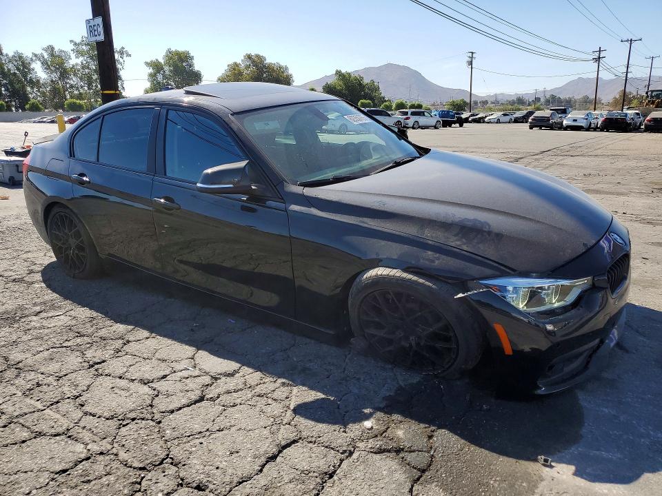 Photo 4 from auction – 2018 BMW 320 with VIN WBA8E1G54JNU93551