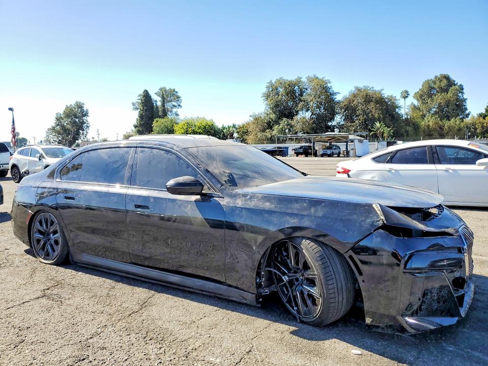 Photo 4 from auction – 2025 BMW I7 with VIN WBY43EJ08SCU94256
