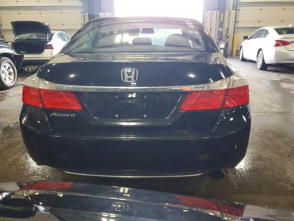Photo 6 from auction – 2014 HONDA ACCORD with VIN 1HGCR2F76EA052903