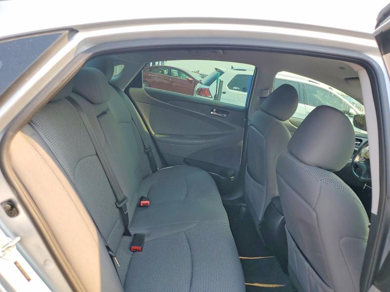 Photo 10 from auction – 2012 HYUNDAI SONATA with VIN 5NPEB4AC7CH376153