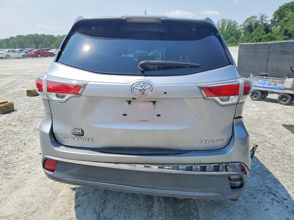 Photo 6 from auction – 2015 TOYOTA HIGHLANDER with VIN 5TDJKRFH2FS114989