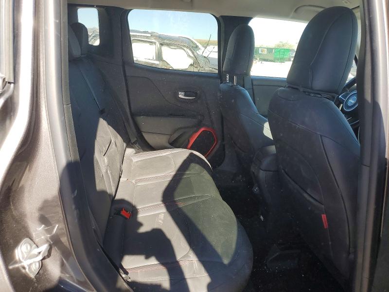 Photo 10 from auction – 2018 JEEP RENEGADE with VIN ZACCJBCBXJPH41108