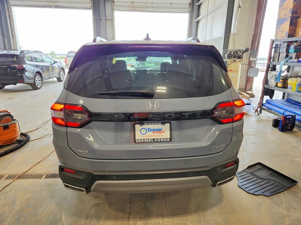 Photo 6 from auction – 2023 HONDA PILOT with VIN 5FNYG1H89PB043049