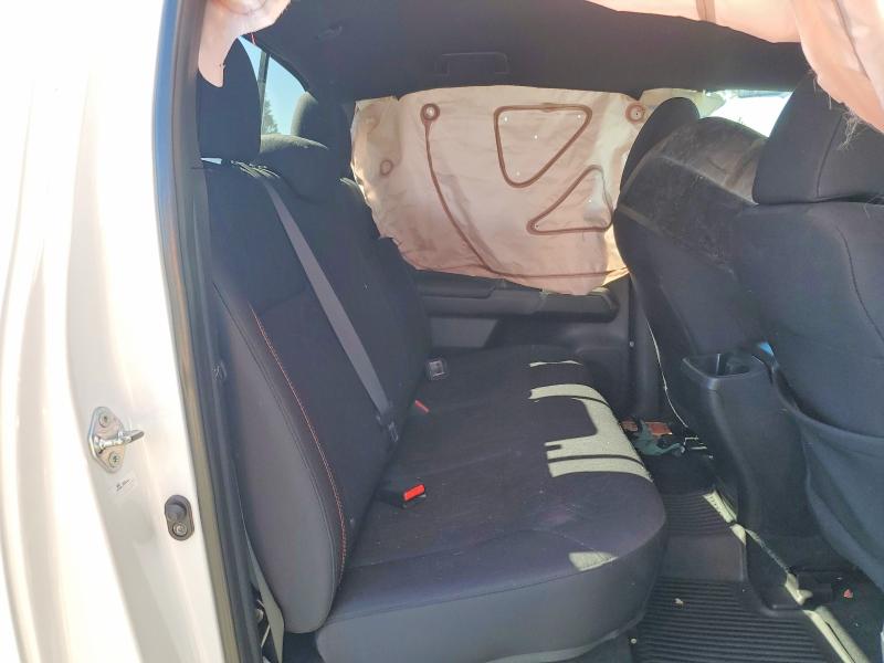 Photo 10 from auction – 2018 TOYOTA TACOMA with VIN 3TMCZ5AN3JM126331