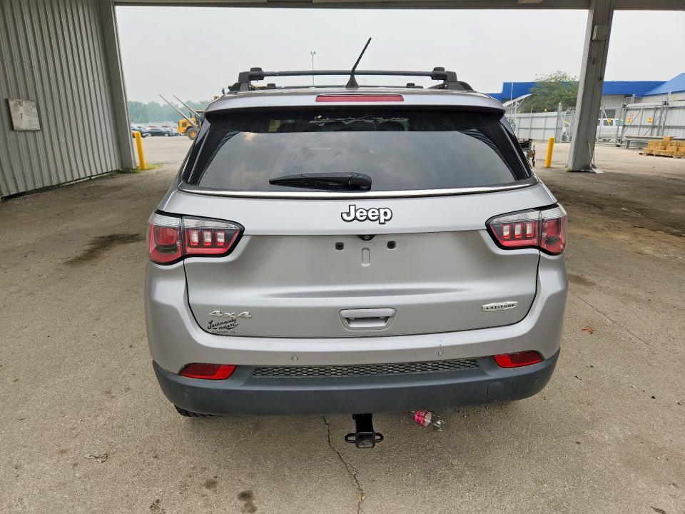 Photo 6 from auction – 2018 JEEP COMPASS with VIN 3C4NJDBB7JT333728