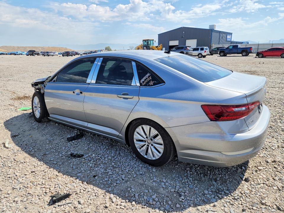 Photo 2 from auction – 2020 VOLKSWAGEN JETTA with VIN 3VWCB7BU0LM042182