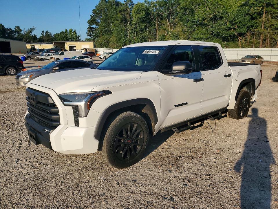Photo 1 from auction – 2024 TOYOTA TUNDRA with VIN 5TFLA5AB2RX031116