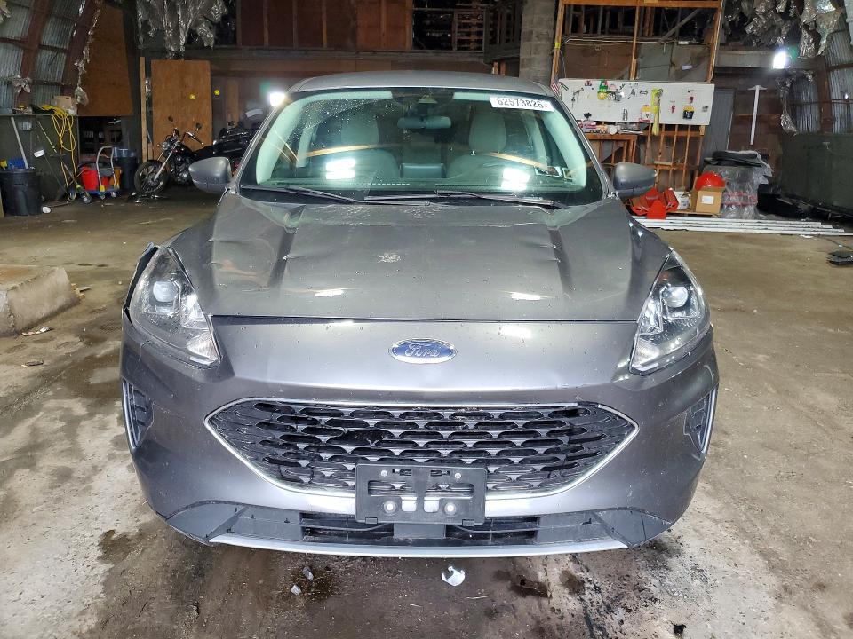 Photo 5 from auction – 2022 FORD ESCAPE with VIN 1FMCU9G68NUA98125
